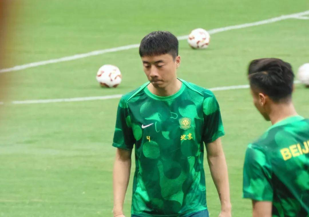 乐鱼真人体育娱乐-不走了！李磊发文确认留在国安为冠军战斗到最后一刻