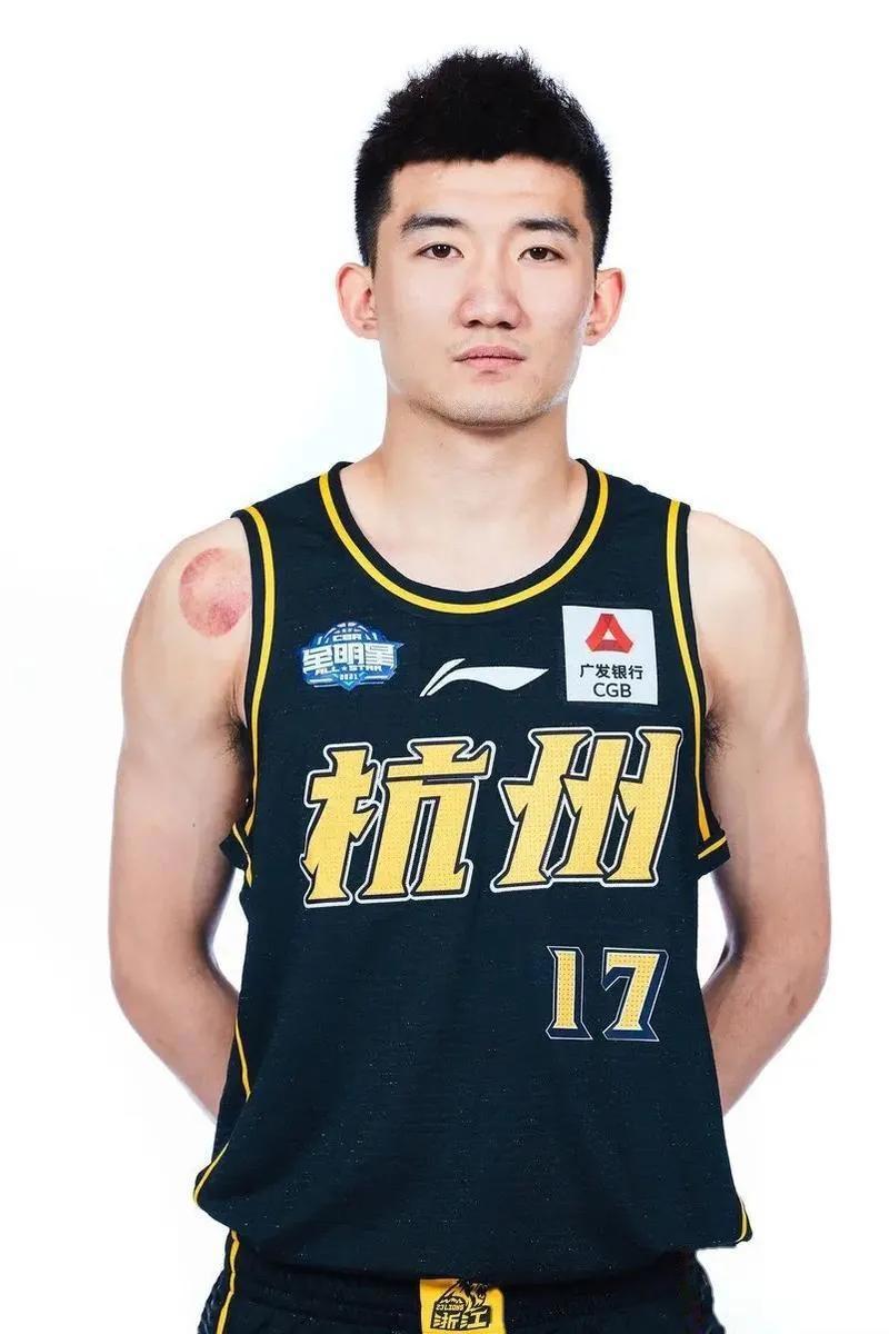 包含突发！张镇麟退出国家队中国男篮近10年首次没有辽篮队的词条
