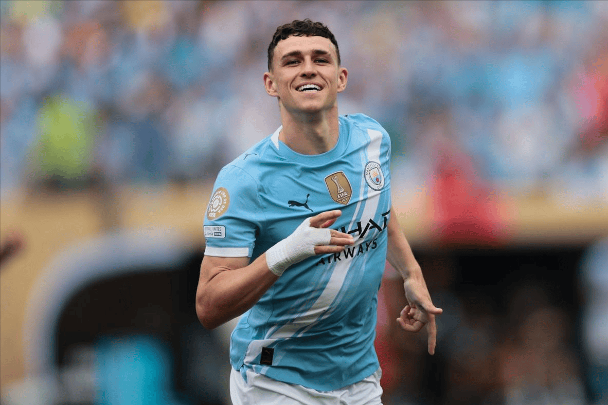 世俱杯-福登传射多库建功刘易斯染红曼城2-0维达德