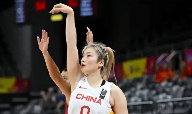 首个公开力挺李梦的队友曝光！辽宁悍将发文支持，李梦回应引人深思的简单介绍