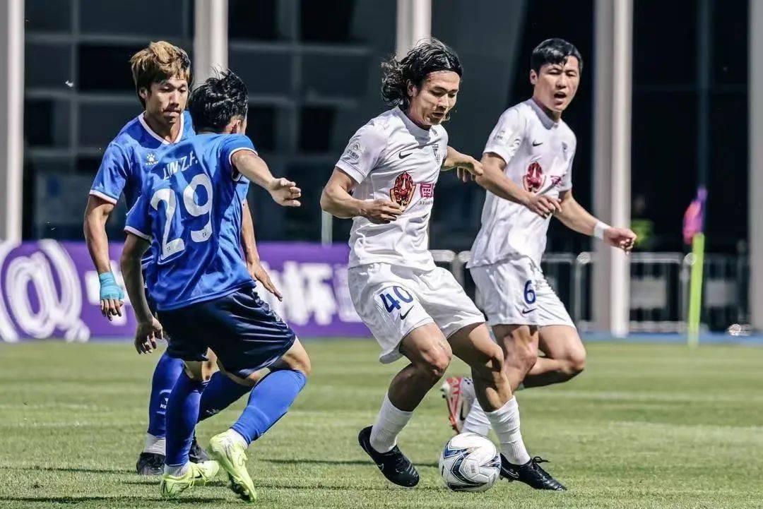 乐鱼体育app-足协杯-阿齐兹传射戴维森建功西海岸2-0大连鲲城晋级8