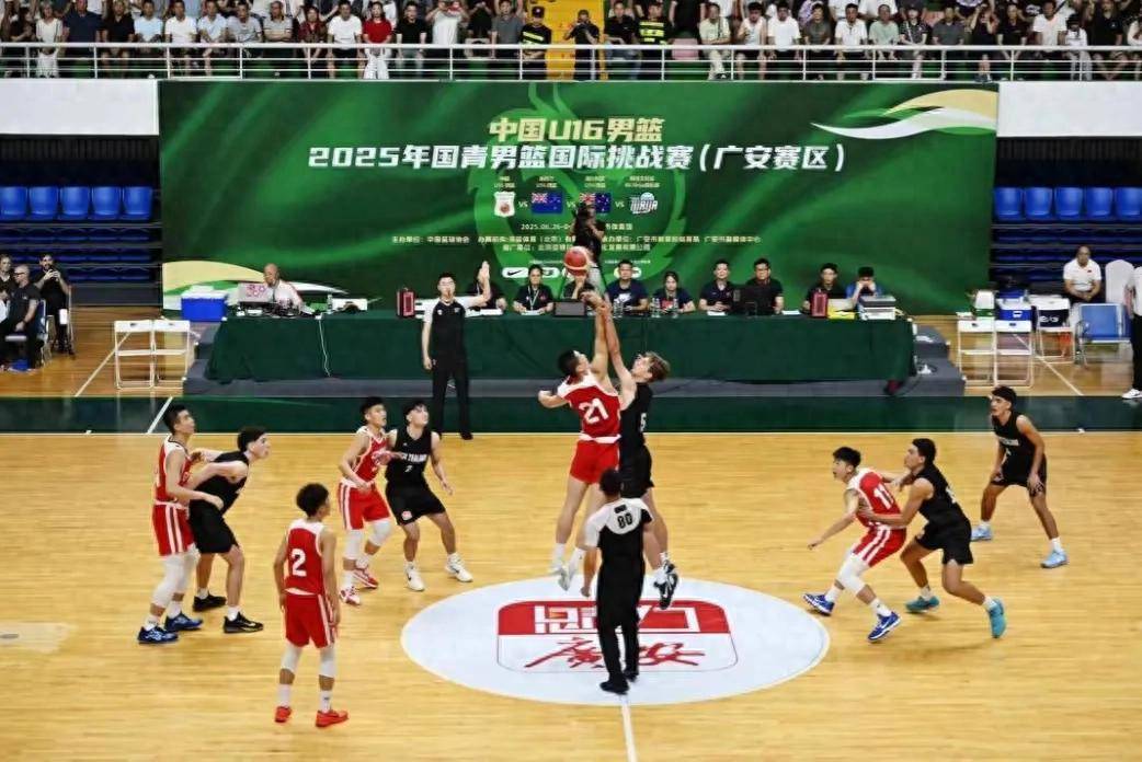 乐鱼体育 官方平台-澳洲篮球赛场上再现绝佳一战，引发热议