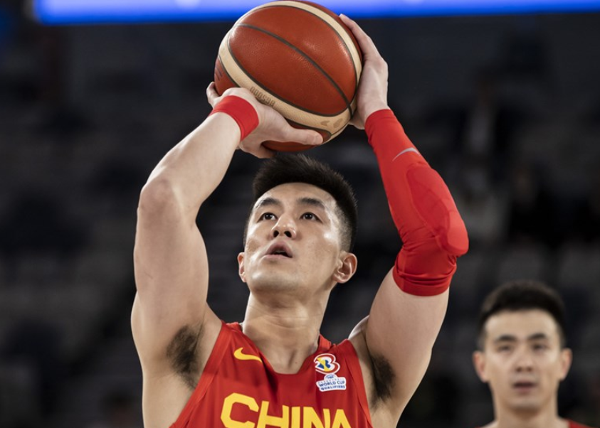 乐鱼体育app-重庆男篮战术多变，取得连胜势头